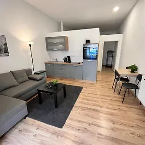https://apartement-central-40qm-wi-fi-free-parking-calm-back-house-10b.topcolognehotels.com